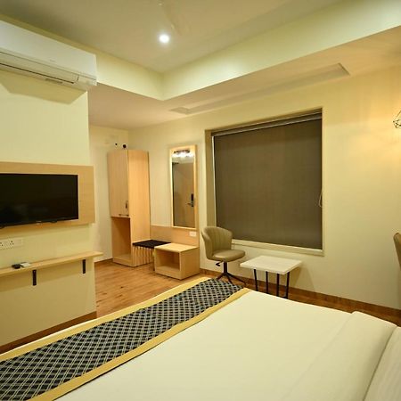 Hotel City Centre Latur Bagian luar foto