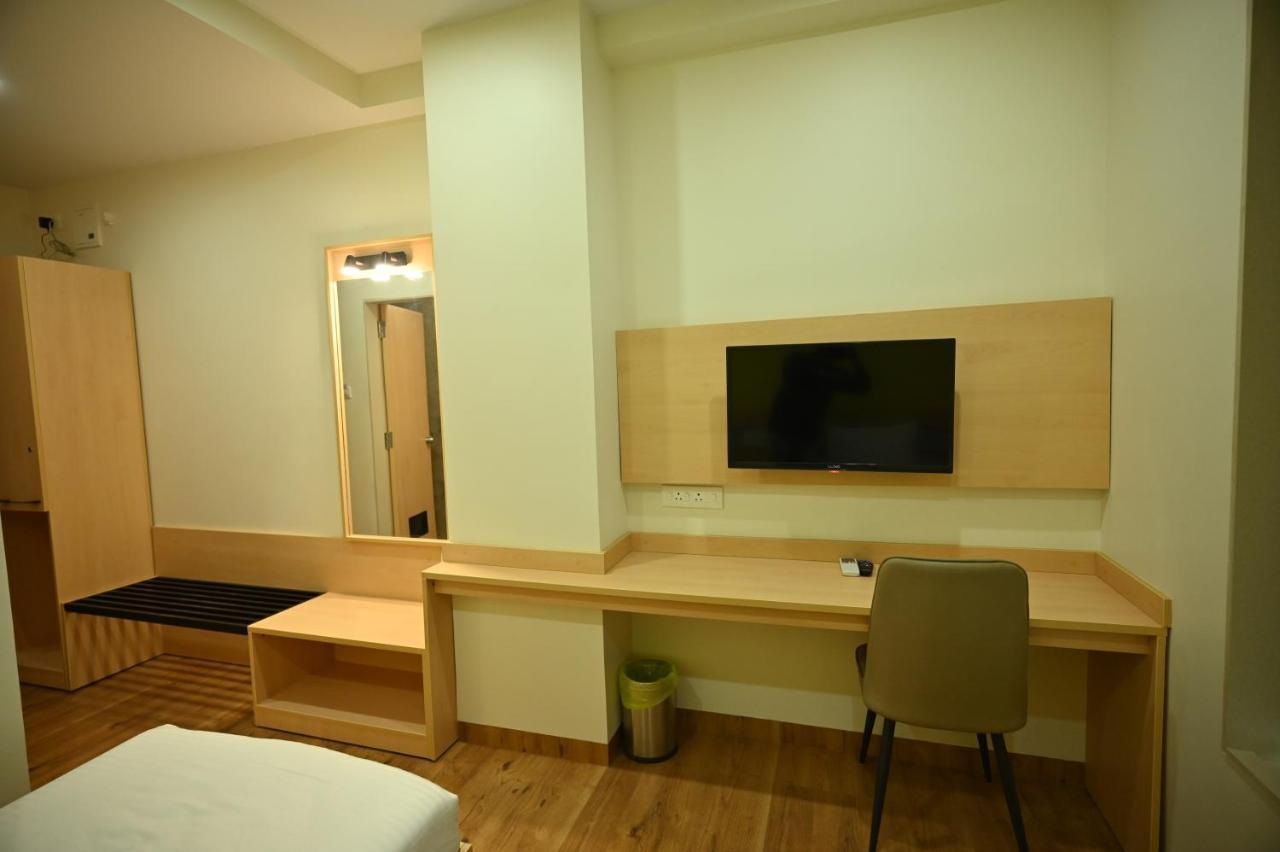 Hotel City Centre Latur Bagian luar foto