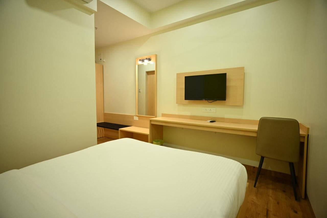Hotel City Centre Latur Bagian luar foto